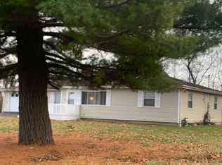 11320 Larimore Rd, Saint Louis, MO 63138