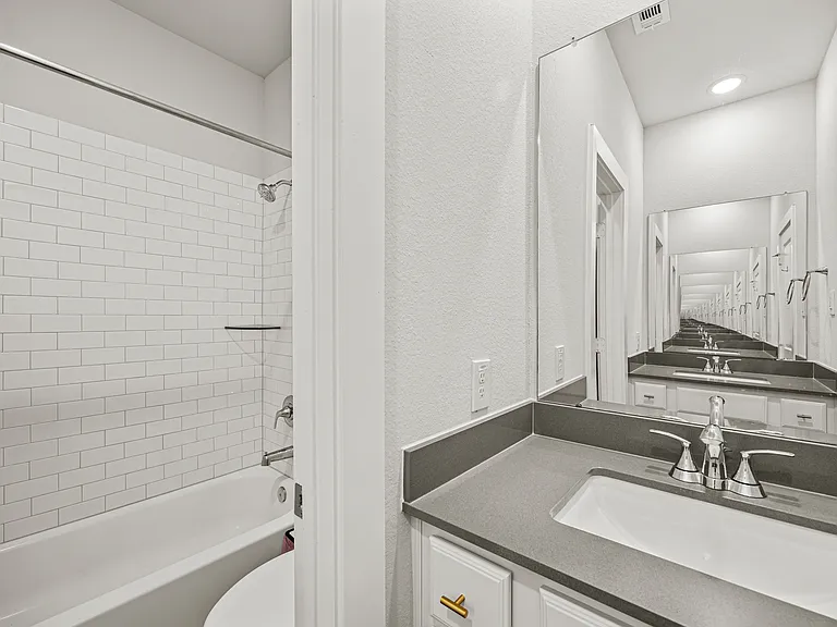 3 rd bathroom