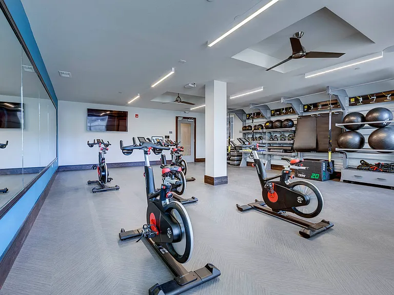 Incline at Anthem - 55+ Active Adult Apartment Homes — Photo 24