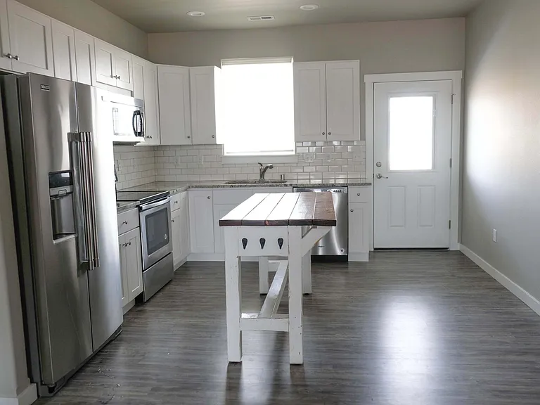 1133 S June Dr — Photo 3