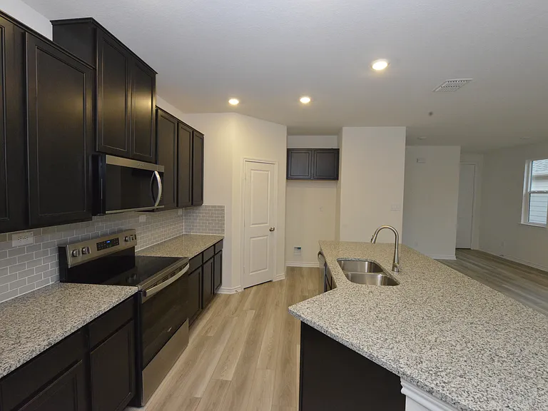 131 E Granite Shores Dr — Photo 5