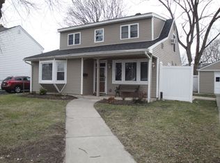 557 Gardiners Ave, Levittown, NY 11756
