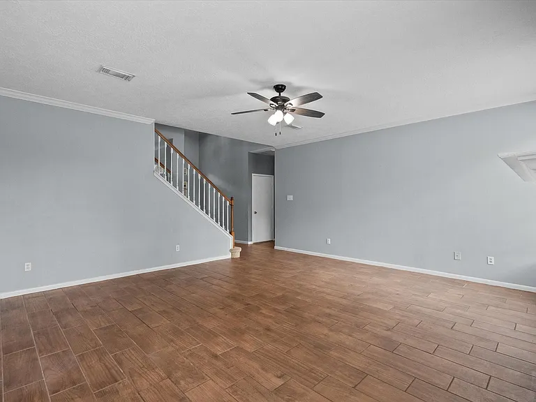 4915 Stone Harbor Dr — Photo 7
