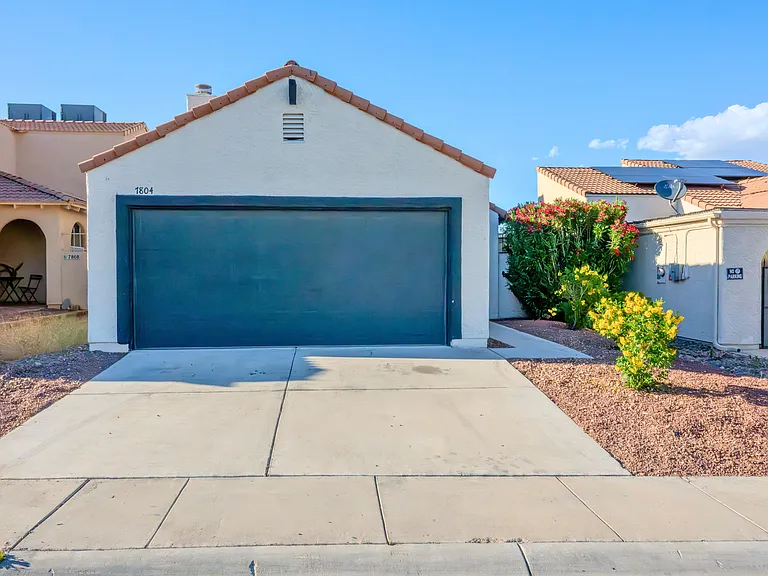 7804 Sparkle Ave — Photo 2