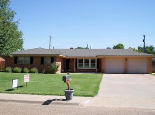 705 W Cleveland St, Dimmitt, TX 79027