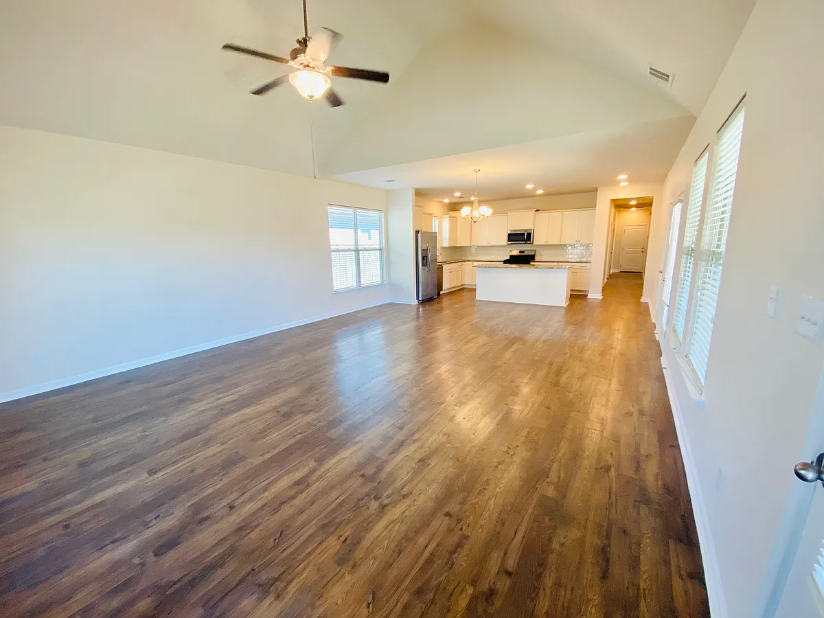 Building Photo - 7618 Waterview Dr