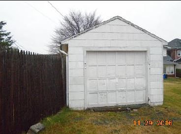 3rd image of 311 E 19th St