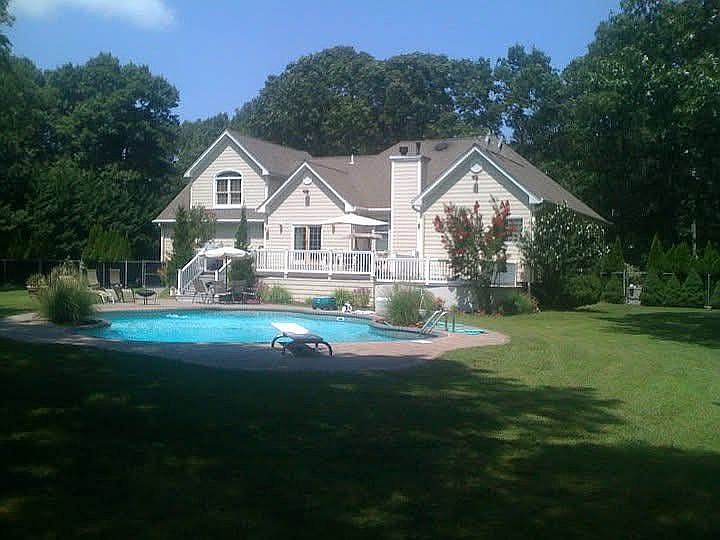 2nd image of 216 Pine Rd