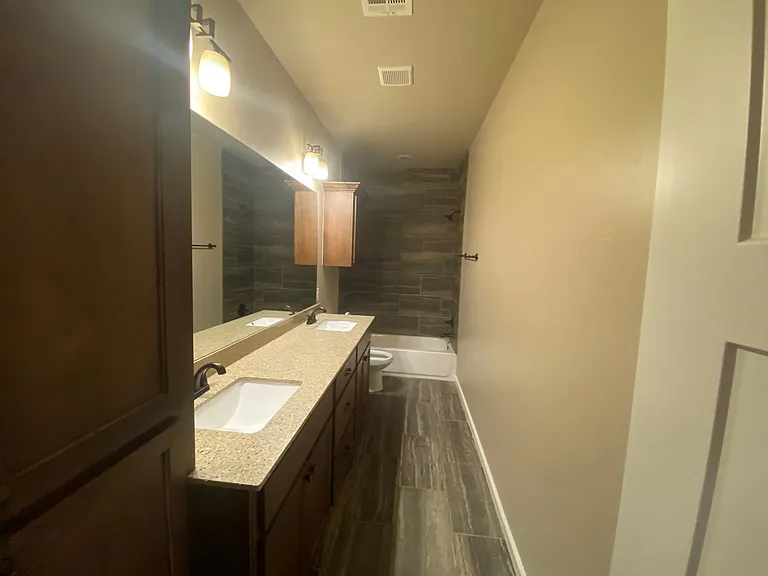 Del Norte Duplexes — Photo 11