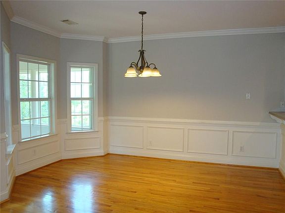 5th image of 612 Berta Ct
