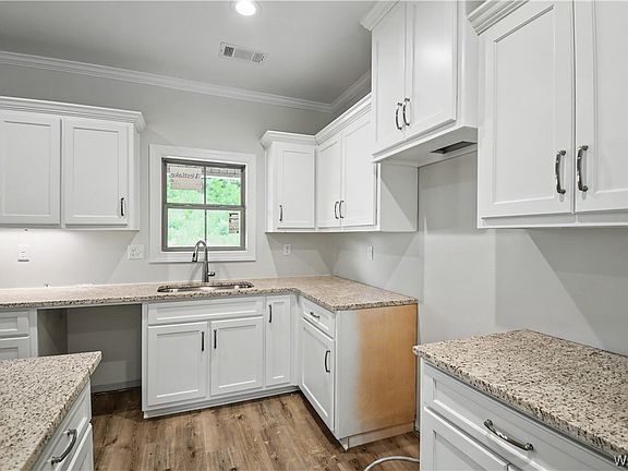 3rd image of 5190 Summerfield Dr E