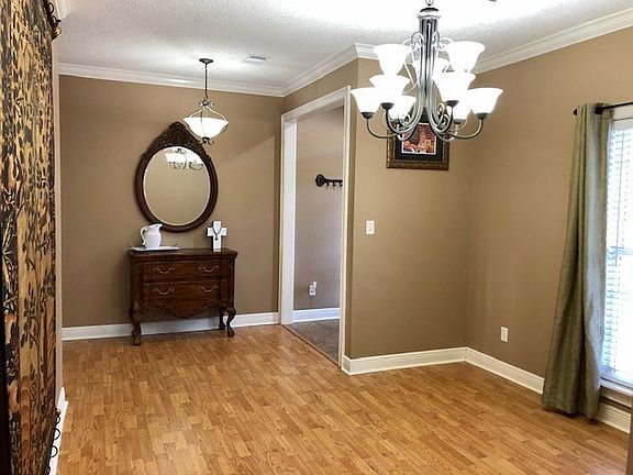 2nd image of 122 Ossabaw Ln
