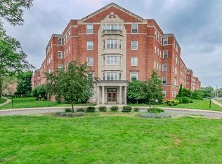 13800 Fairhill Rd APT 206, Shaker Heights, OH 44120