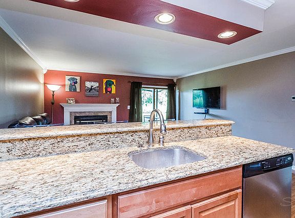 5th image of 510 Nicole Dr #16-B