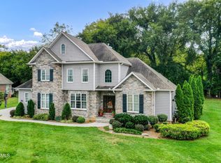 328 Ross Springs Dr, Maryville, TN 37803