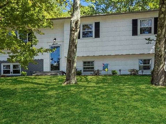 2nd image of 7 Kimball Dr