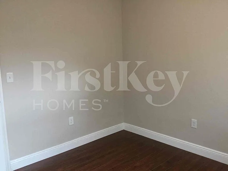 1785 SW 43rd Ave — Photo 14