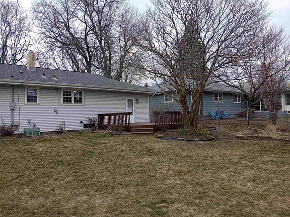 2nd image of 1020 Emerson Dr