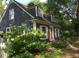 9774 Church Rd, Grosse Ile, MI 48138