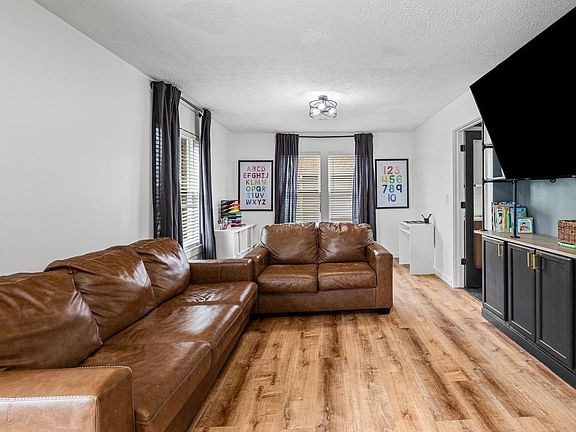 5th image of 5416 Goldersgreen Dr