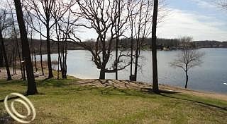 1st image of 2550 Meadowood Ln