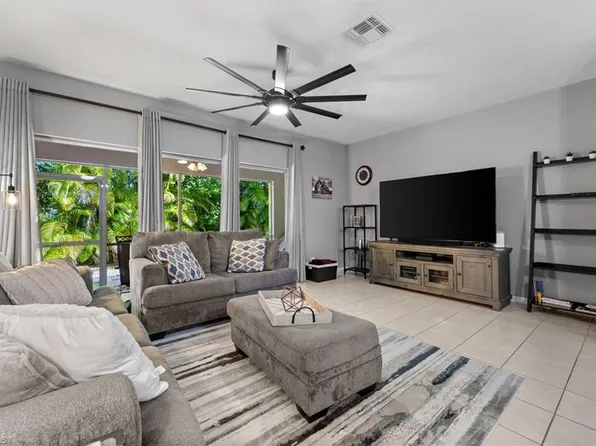 8163 Pacific Beach DR, FORT MYERS, FL 33966