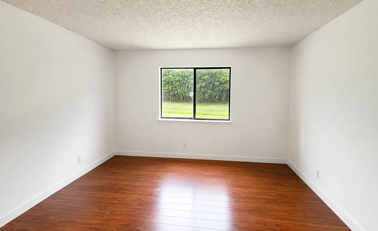2 bed, 1256 sqft, $2,700 — Photo 3