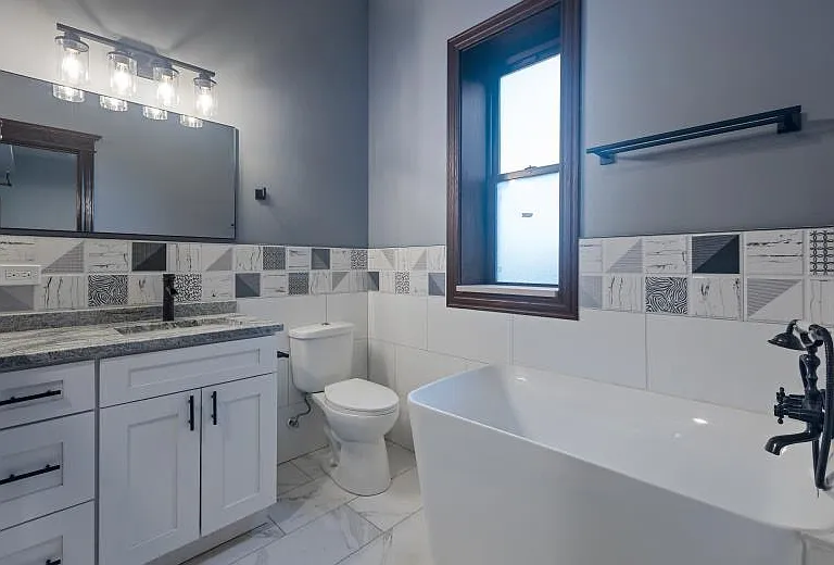 444 E 48th St #2W — Photo 24