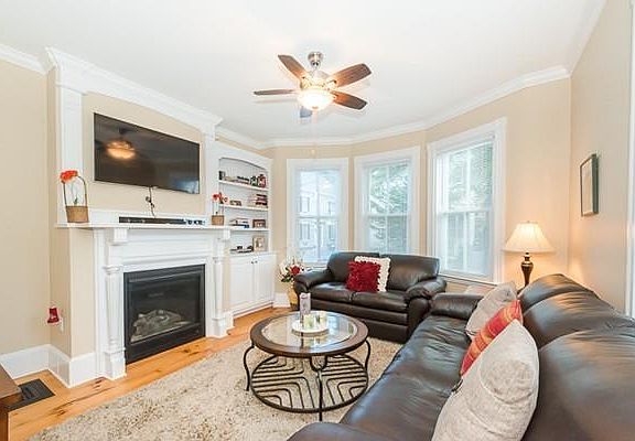 3rd image of 20 Barton St #20