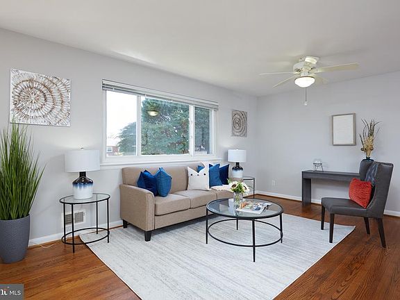 4th image of 14500 Hollyhock Way