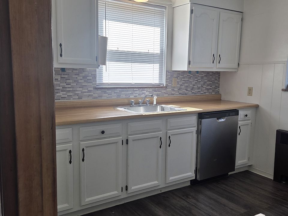 2nd image of 3409 Hanna Ave