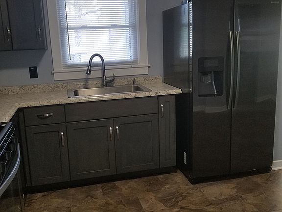 3rd image of 408 Aragona Blvd