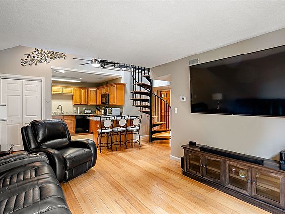 3rd image of 21 Margin St APT 34