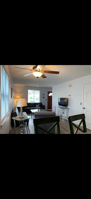 2 bed, 1.5 bath, 1200 sqft, $2,095 — Photo 4