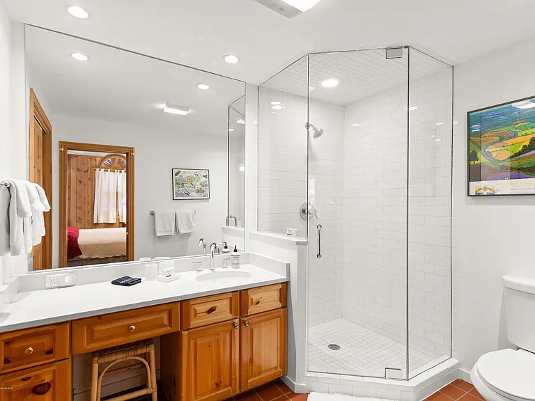 129 E Hopkins Ave — Photo 25