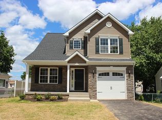 122 Riverside Rd, Essex, MD 21221