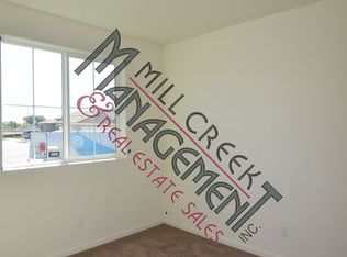 3015 N Atwood St, Visalia, CA 93291