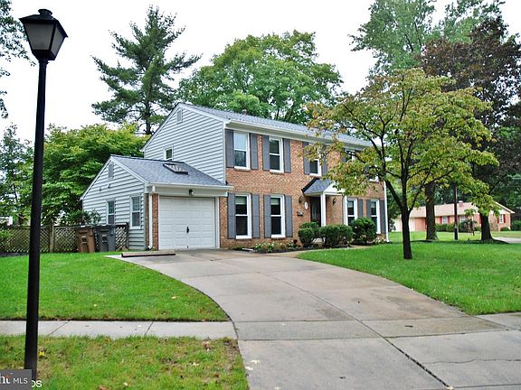 2nd image of 1 Leonard Ct