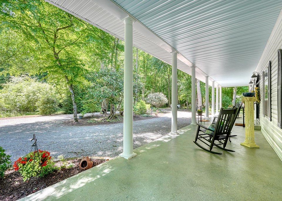37th image of 198 Riverbend Dr