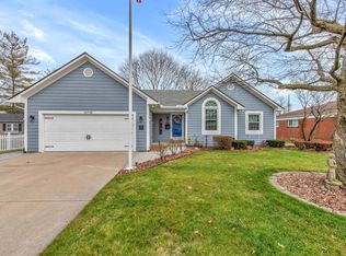 31748 Belleau Dr, Warren, MI 48092