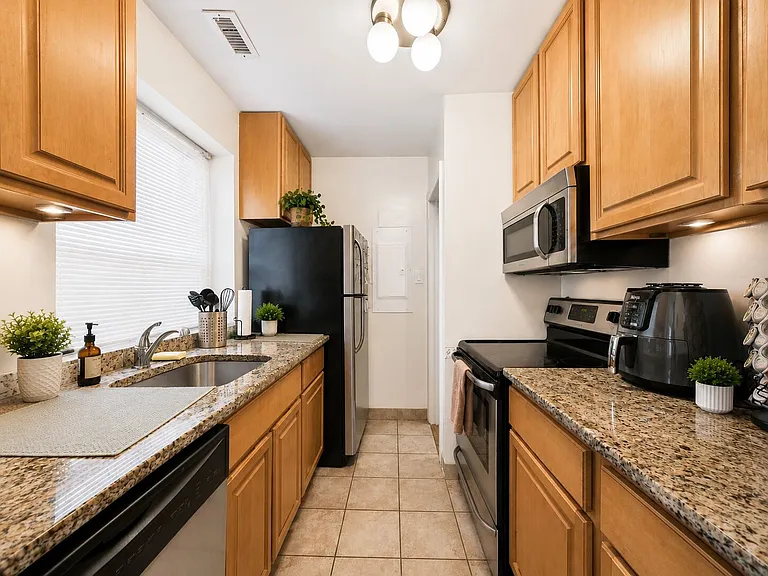 1740 N 42nd St #18 — Photo 21