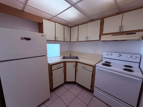 4550 NW 9th St APT 911E, Miami, FL 33126