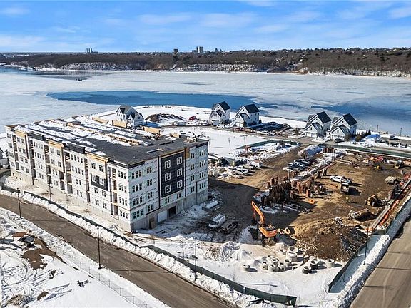 2nd image of 141 E Point Dr #307