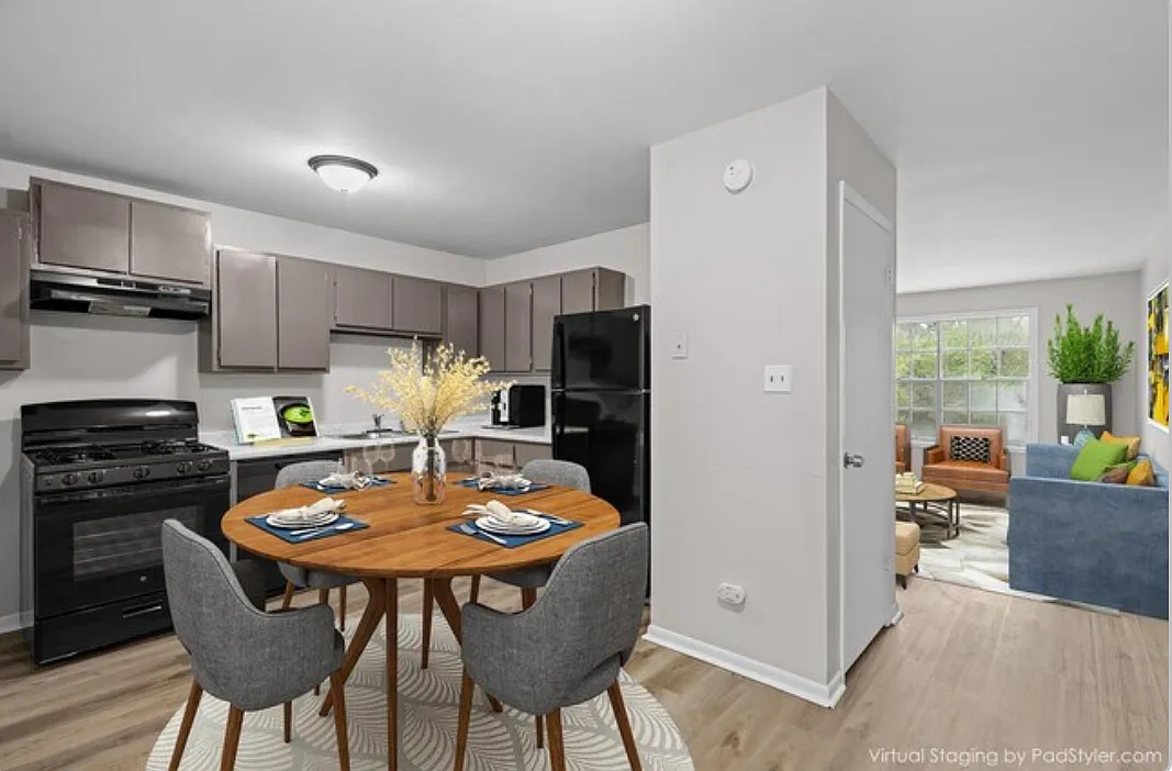 Emerald Apartments — Photo 1
