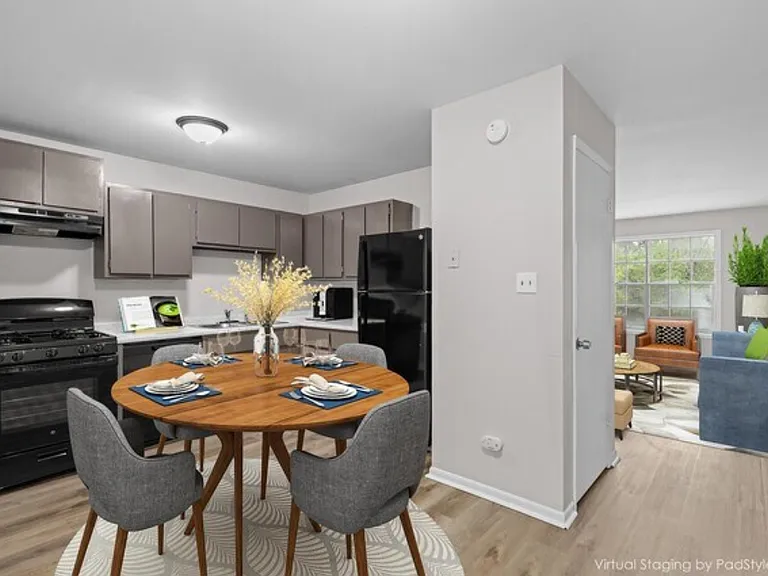 Emerald Apartments — Photo 1