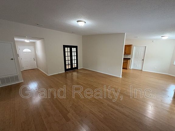 5th image of 4429 Amberwood Cir