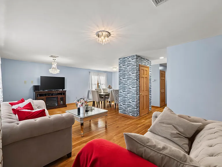 391 Taylor Ave #2 — Photo 4