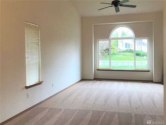 3rd image of 2414 82nd Ave NE