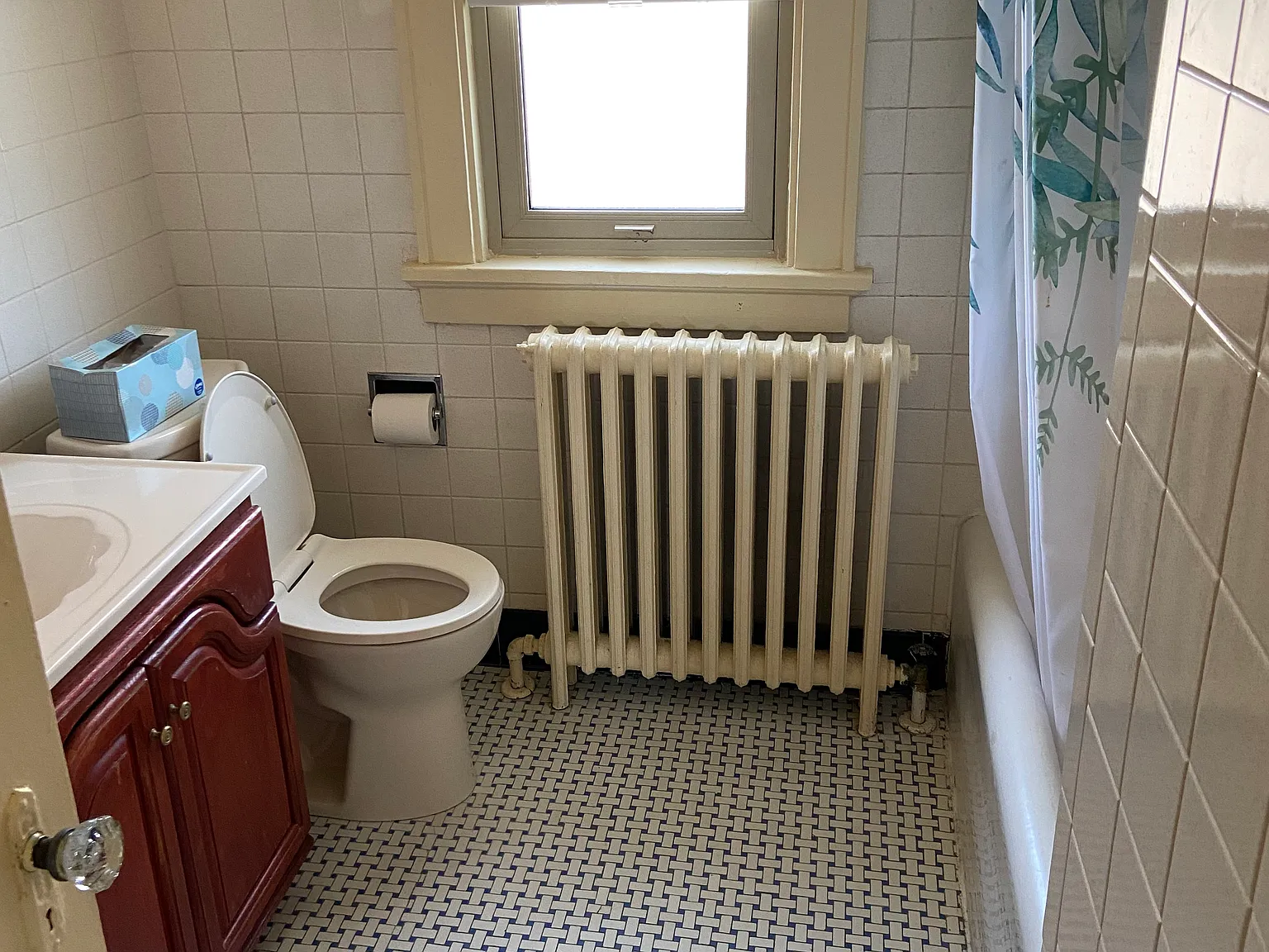 3 bed, $2,300 — Photo 3