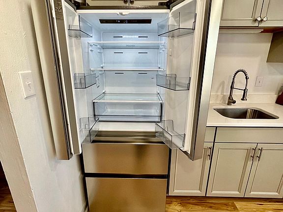 5th image of 1847 E Ocean View Ave APT 4